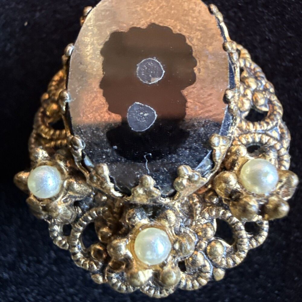 Vintage West Germany Cameo Brooch Clip Earring Set Gold Filigree Faux Pearl 1950 - Picture 4 of 9